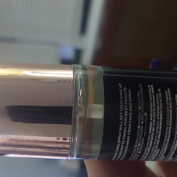 Makeup Revolution infinite setting spray - Picture 2 of 3